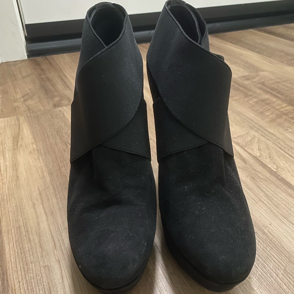 Stuart Weitzman Kilgore Boot - Picture 3 of 5